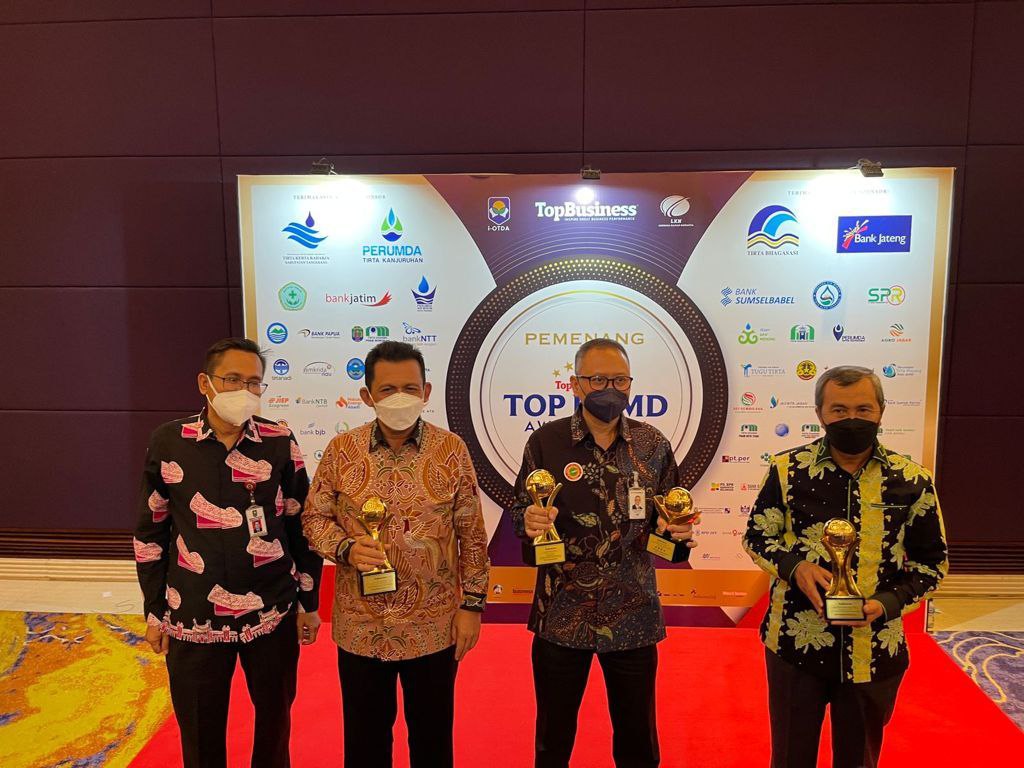 Gubernur Kepri Raih Penghargaan Top Pembina BUMD 2021