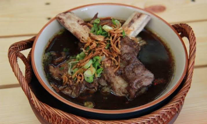 Sup Tulang vs Curry Chicken, Mana yang Kamu Suka?