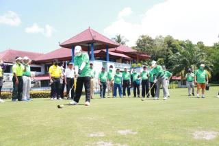 Pukul Jauh COVID-19 di Nongsa Cup Golf Tournament 2021