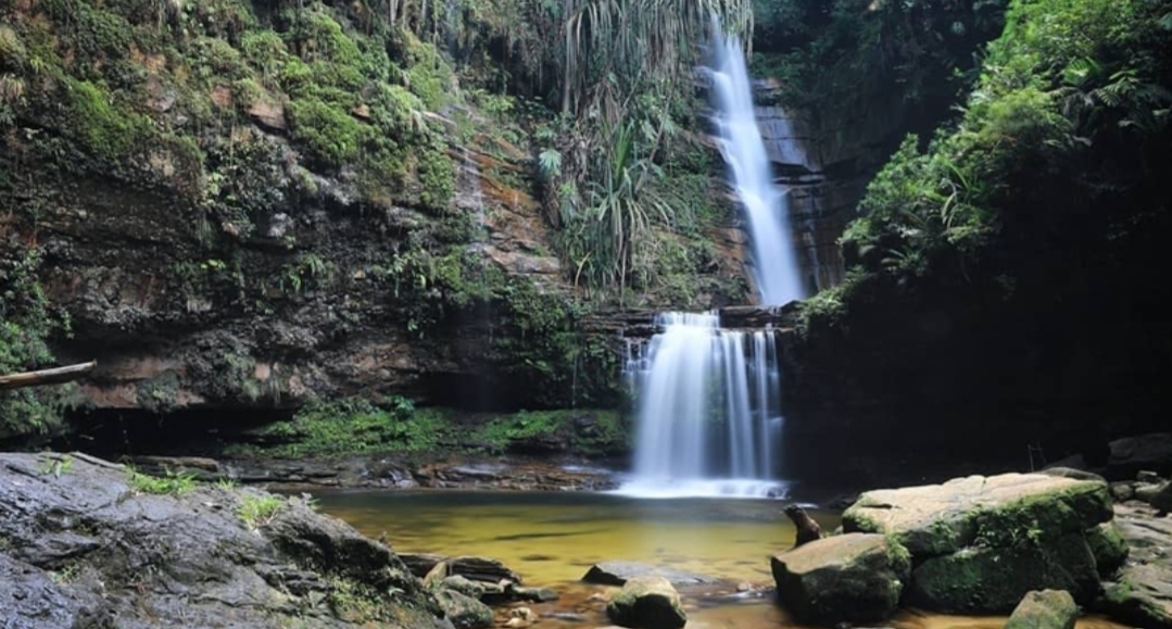 Berwisata ke Air Terjun Aek Martua, Kamu Wajib Panjat Tebing Dulu