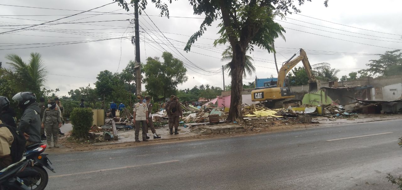 Tergusurnya Kios-Kios di Lampu Batu Besar Akibat Pelebaran Jalan