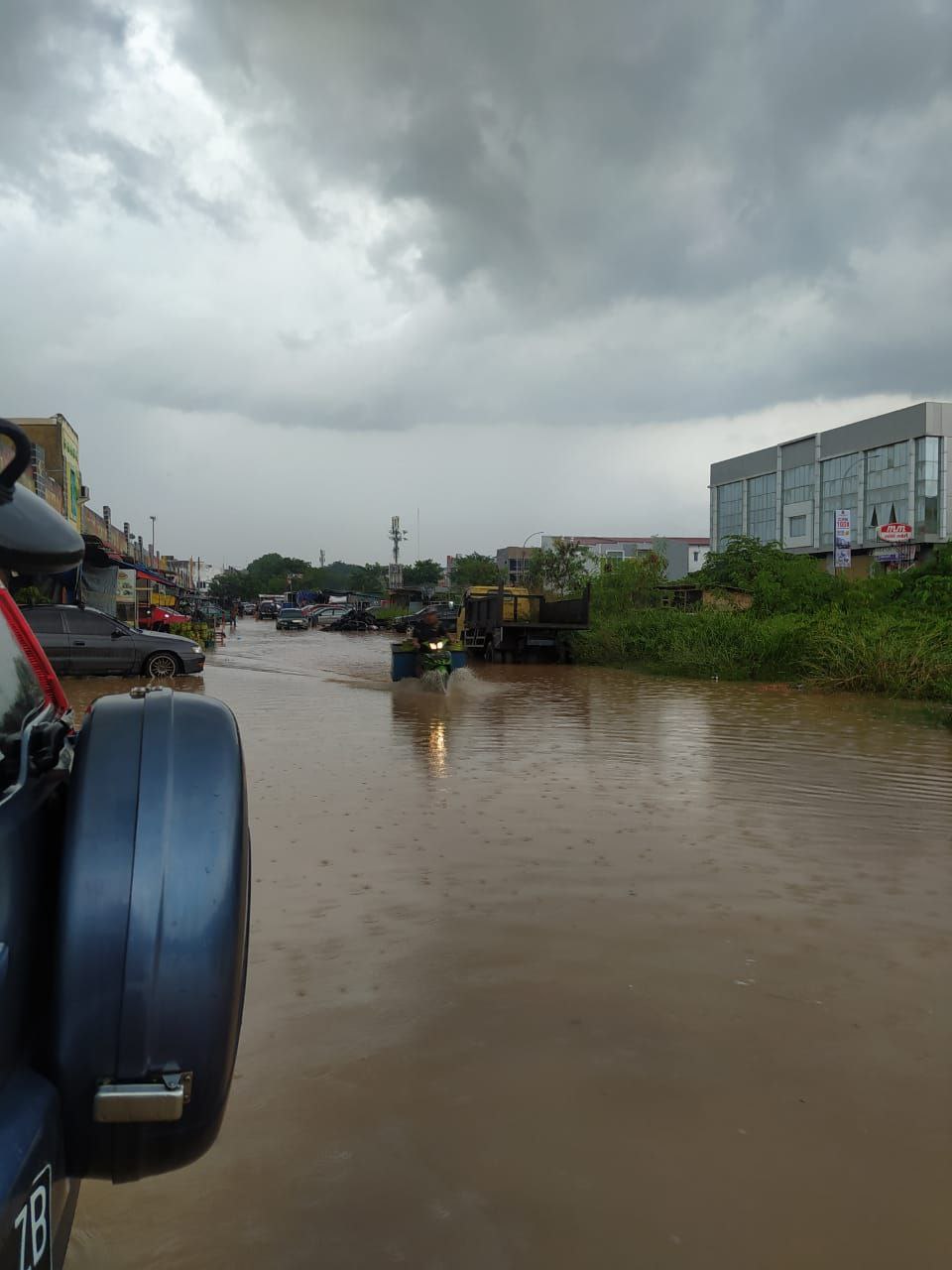 Warga Keluhkan Pemerintah yang Kurang Peduli Banjir di Legenda Point Batam