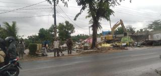 Tergusurnya Kios-Kios di Lampu Batu Besar Akibat Pelebaran Jalan