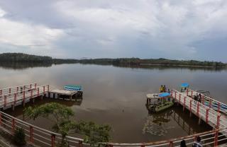 Manjakan Mata di Danau Bandar Khayangan Lembah Sari Riau