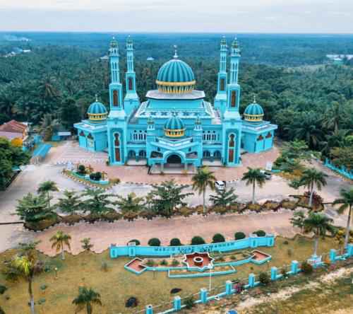 Megahnya Kubah dan Mihrab Berhias Kaligrafi di Masjid Al Manan Dumai