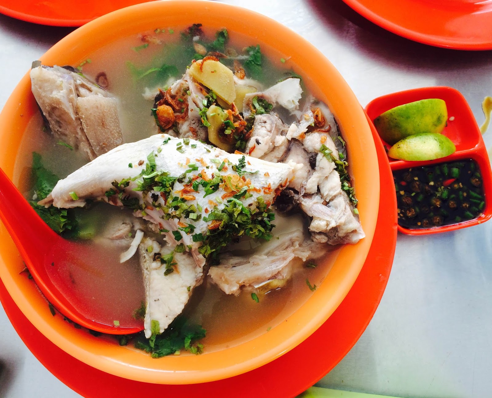 Sedapnya Nyeruput Kuah Sop Ikan dan Sop Cumi