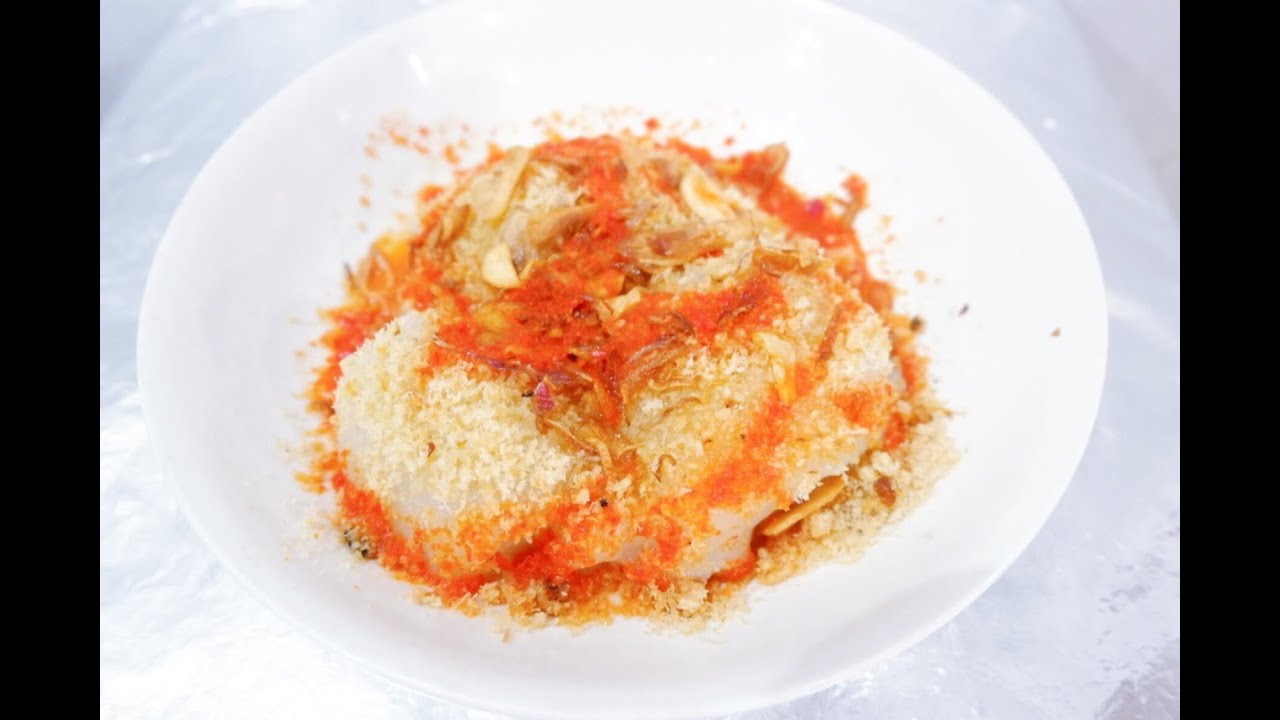 Ada Kue Asin Dilumuri Kuah Cabai Lho, Gimana Rasanya Ya?