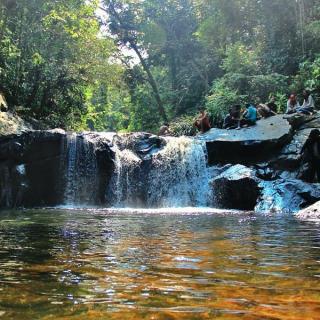 Berkemah di Air Terjun Lubuk Nginio, Sungguh Menenangkan..