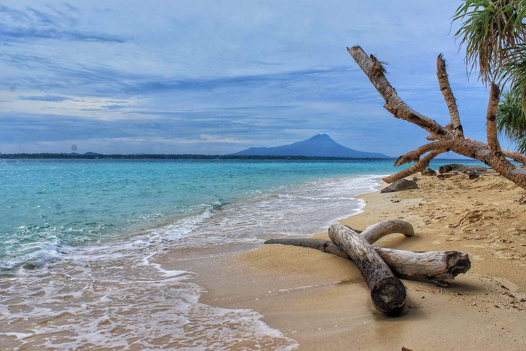Berkunjung ke Pulau Kemudi Yang Masih Perawan, Rumahnya Para Penyu Lho..