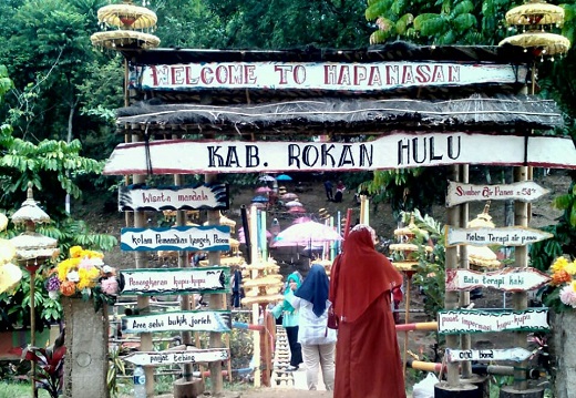 Pemandian Air Panas Hapanasan, Ada Penangkaran Kupu-kupu Juga Lho..