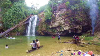 Batang Kayu Besar Jadi Spot Foto di Dangku, Keren!