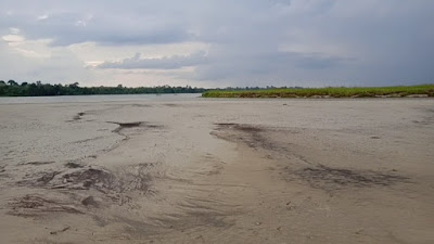 Ada Pantai di Tengah Sungai? Twin Island Jawabannya!