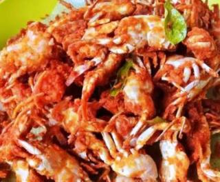 Gurihnya Keripik Kepiting Khas Rohil, Sedap !