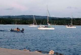 Yachter Asal Australia Sambangi Pulau Midai Natuna