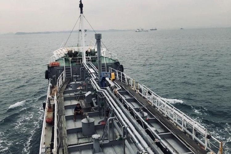 Bakamla RI Tangkap Kapal Tanker Diduga Angkut BBM Ilegal di Perairan Batam