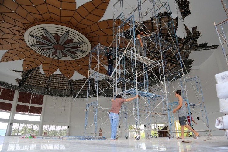 Cepat Tanggap, Pemeliharaan Plafon Masjid Tanjak Batam Runtuh Mulai Dikerjakan
