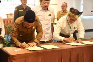 Gubernur Ansar Ahmad Dinobatkan Jadi Duta Zakat Kepri