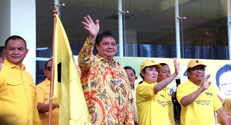 Cen Sui Lan Dampingi Airlangga Hartanto Lepas 500 Pemudik Gratis Bareng Golkar