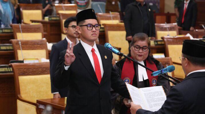 Gabriel Sianturi Resmi Dilantik Jadi Anggota DPRD Kota Batam Gantikan Cak Nur