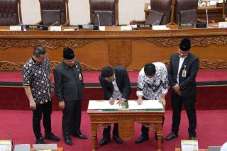 Rapat Paripurna DPRD Batam, Bahas Penetapan APBD 2025 dan Tata Tertib DPRD