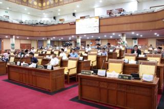 DPRD Batam Bahas Ranperda Angkutan Umum Massal untuk Solusi Transportasi Kota