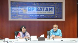 BP Batam - PT Batam Sarana Surya Perkuat Perjanjian Kerja Sama PLTS Terapung