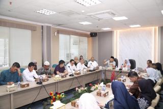 Bapemperda DPRD Batam Gelar Rapat Sinkronisasi Ranperda Fasilitasi Umum dan Sosial