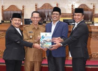 DPRD Batam Gelar Paripurna Penyampaian Ranperda APBD 2026, Wali Kota Amsakar Paparkan Prioritas Pembangunan