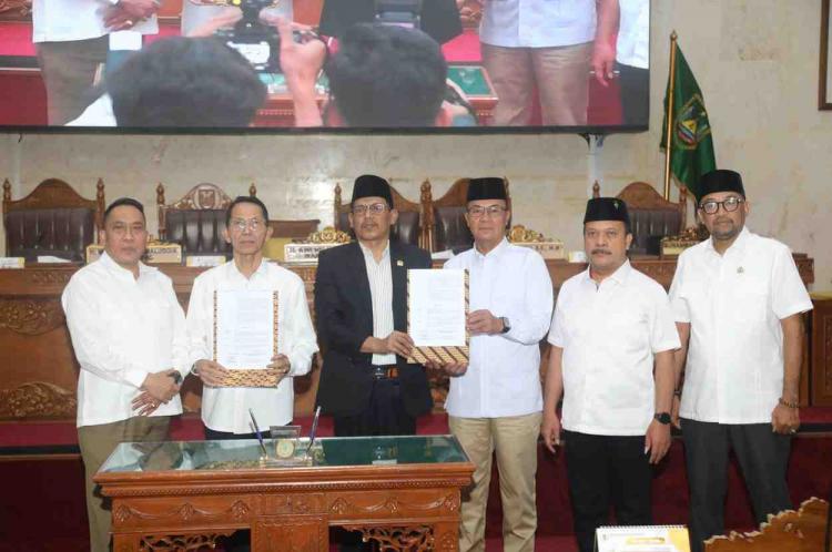 DPRD Batam Gelar Paripurna Sahkan Ranperda Adminduk
