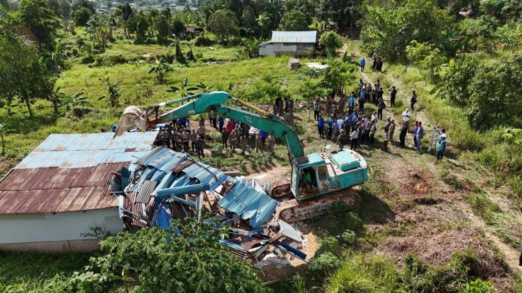 Tim Terpadu Kota Batam Tertibkan Bangunan Ilegal di Kelurahan Sei Binti