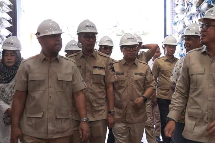 Cek Stok Beras di Bulog Batam, Wagub Nyanyang: Aman hingga 6 Bulan ke Depan