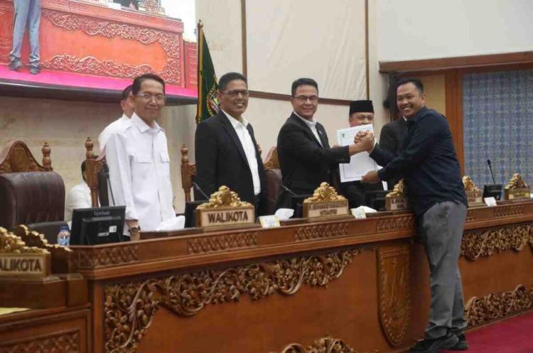 Darurat Sampah 1.300 Ton per Hari, Seluruh Fraksi DPRD Batam Dukung Perubahan Perda