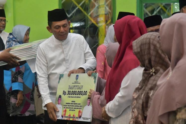 Peringatan Maulid Nabi di Batam, Gubernur Ansar Paparkan Program Pemerintah untuk Masyarakat