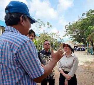 Li Claudia Turun Langsung Cari Solusi Banjir di SMPN 28 Batam